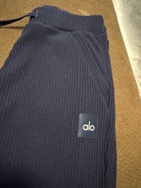 ALO Yoga Muse Sweatpants